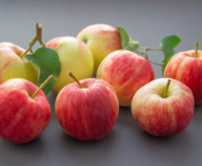 Україна майже припинила імпорт яблук