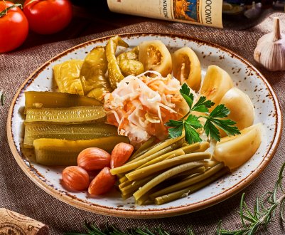 Банки з нижегородськими соліннями підкорили канадських споживачів