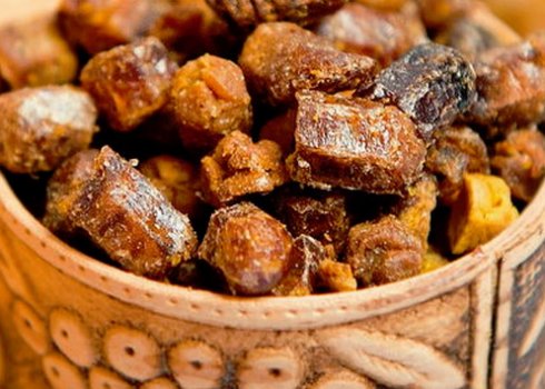 Користь і шкода перги для організму жінки