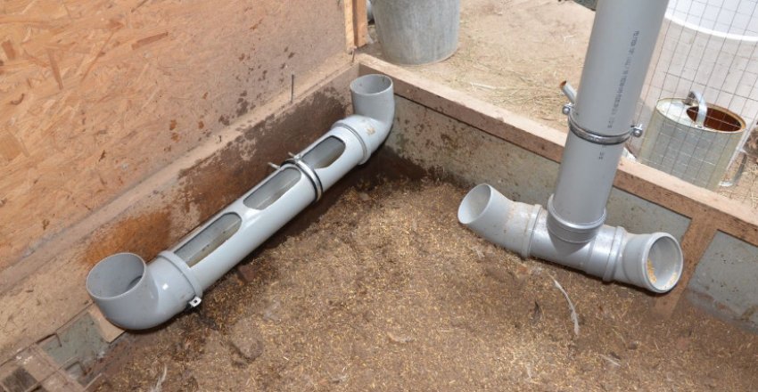 Годівниця з сантехнічної труби