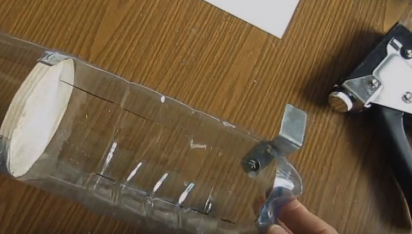 Гачки на годівниці