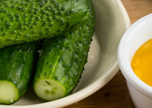 Корисний чи огірок з медом для організму людини