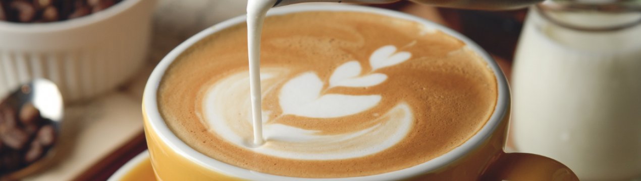 Майже половина британських любителів кави вибирають веганську молоко