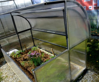 Парник «Равлик»: як вибрати або зробити своїми руками