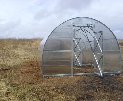 Особливості споруди теплиці «Трійка» виробника «Воля»