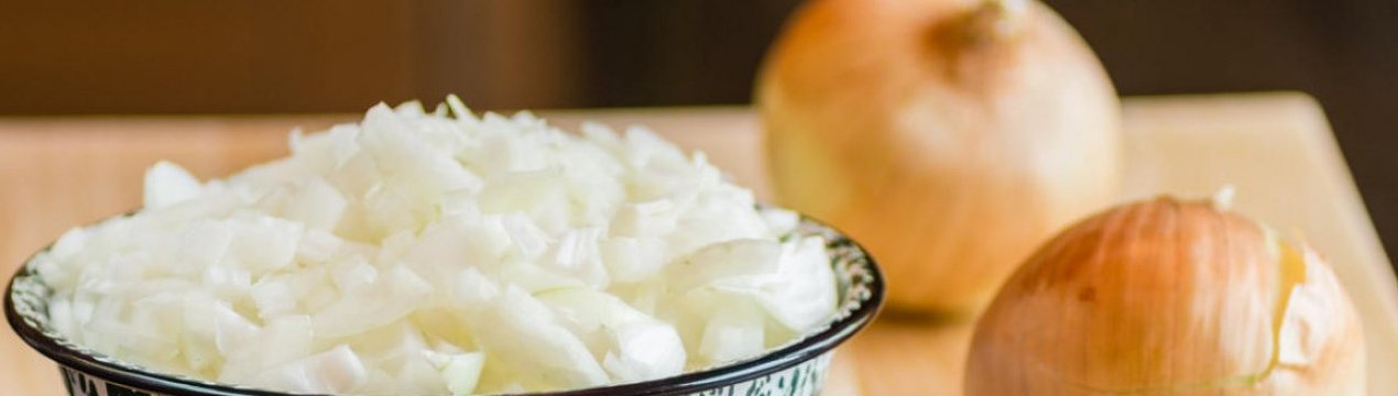 Цибулю з цукром від кашлю: способи приготування і правила вживання