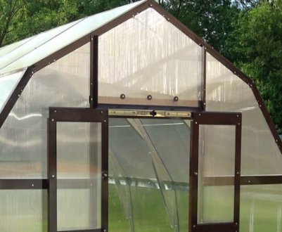 Основні особливості теплиці Гласс Хаус