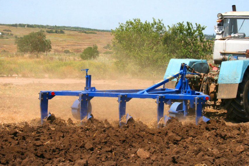 Зяблева оранка грунту