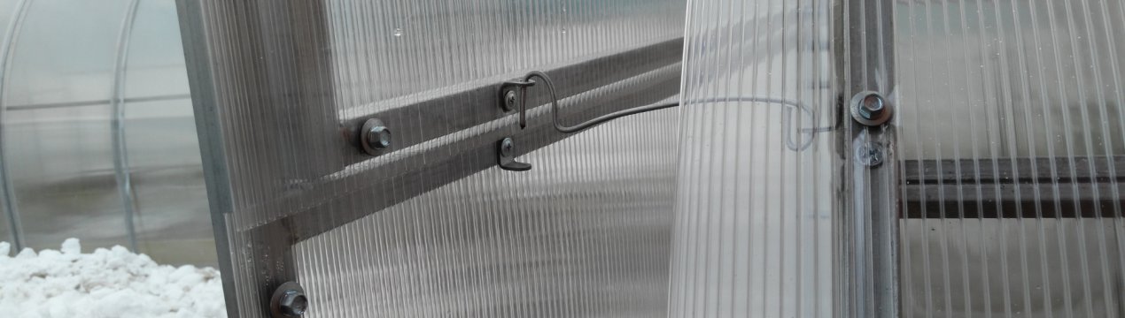 крепление поликарбоната к металлическому каркасу теплицы