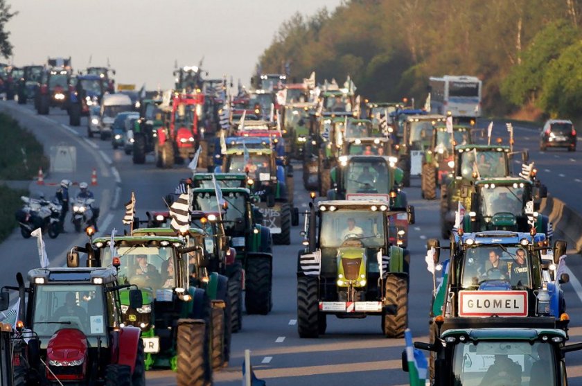 В Англии состоялся благотворительный Tractor Drive В Англии состоялся благотворительный Tractor Drive