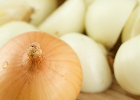 Как правильно сохранить очищенный репчатый лук