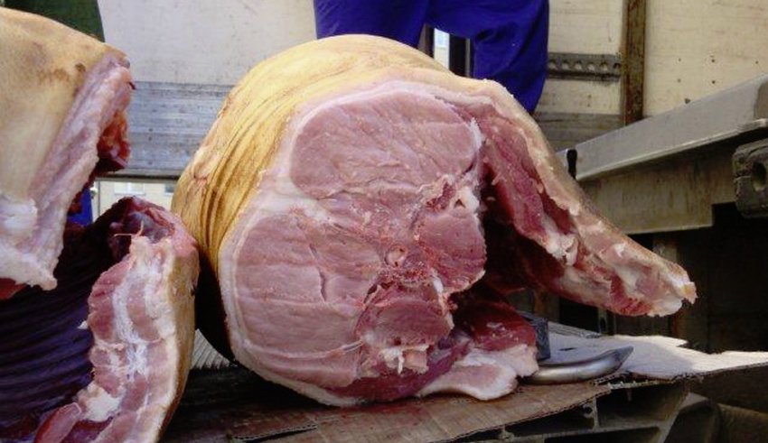 Чи можна їсти м`ясо свиней