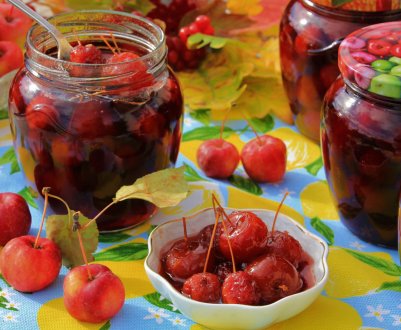 Як приготувати варення з райських яблук