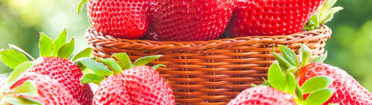 На ринках Західної України уже з'явилася полуниця місцевого вирощування