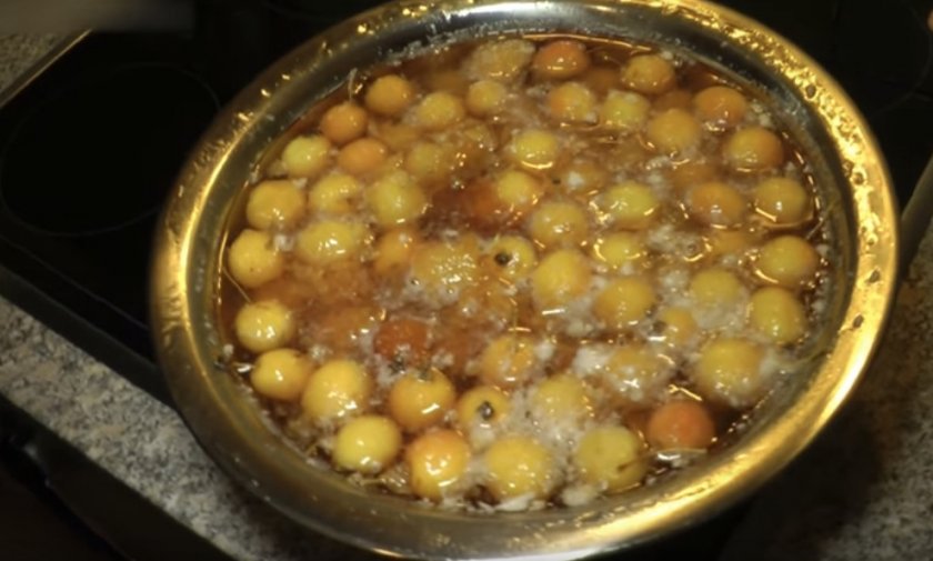 Варенье из целых яблок Варенье из целых яблок