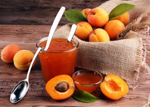 Полезные и вредные свойства абрикосового варенья для здоровья человека