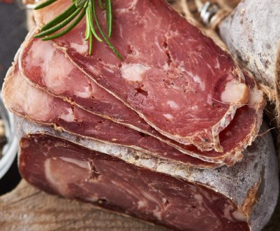 Рівненський підприємець готує оригінальну ковбасу за стародавнім рецептом 