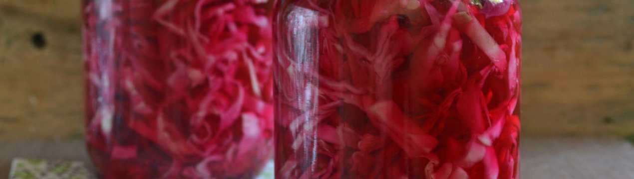 Гостра капуста з буряком: заготівля в домашніх умовах