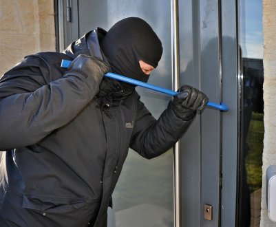 Поліція виявила у сільських жителів Одеської області зброю, боєприпаси та вкрадене зерно