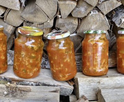 Салат лечо на зиму з цвітною капустою та овочами