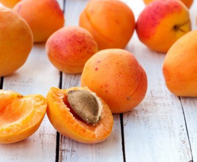 Чим урюк відрізняється від абрикоса?