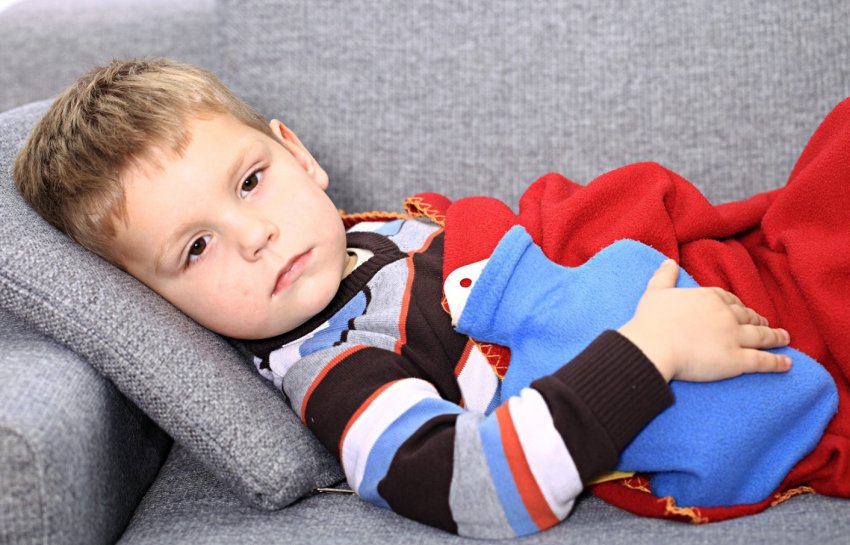 Здуття живота в дитини