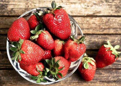 Вплив полуниці на організм годуючих мам