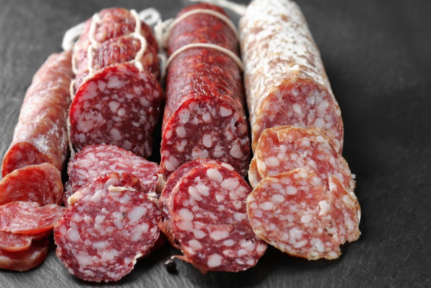 Ковбаса в Україні подорожчала на 16% за рік