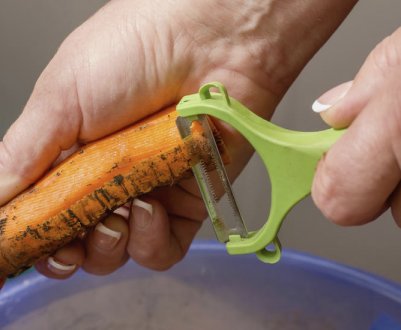 Чому морква темніє після чищення і як вирішувати цю проблему?