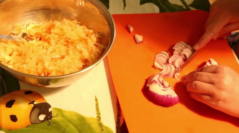 Засолить капусту быстро и вкусно в кастрюле: лучшие способы и рецепты || Как вкусно посолить капусту на зиму