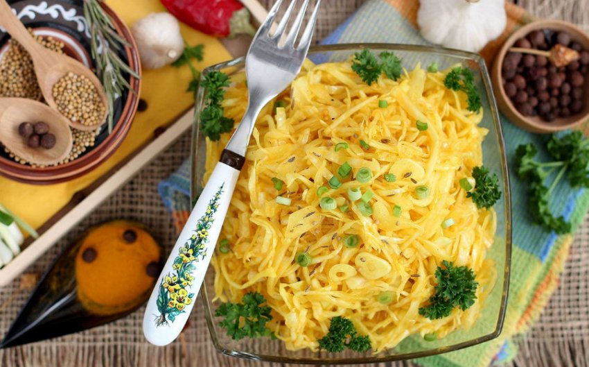 Солона капуста с пряностями