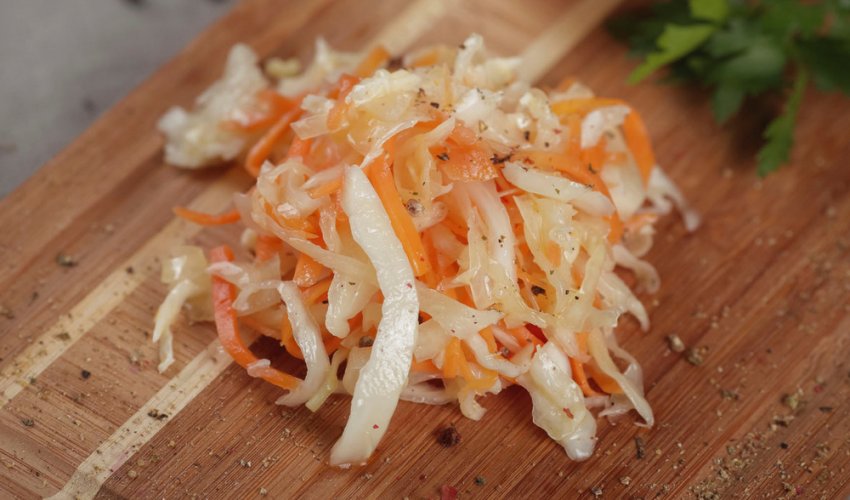 Капуста з перцем і часником