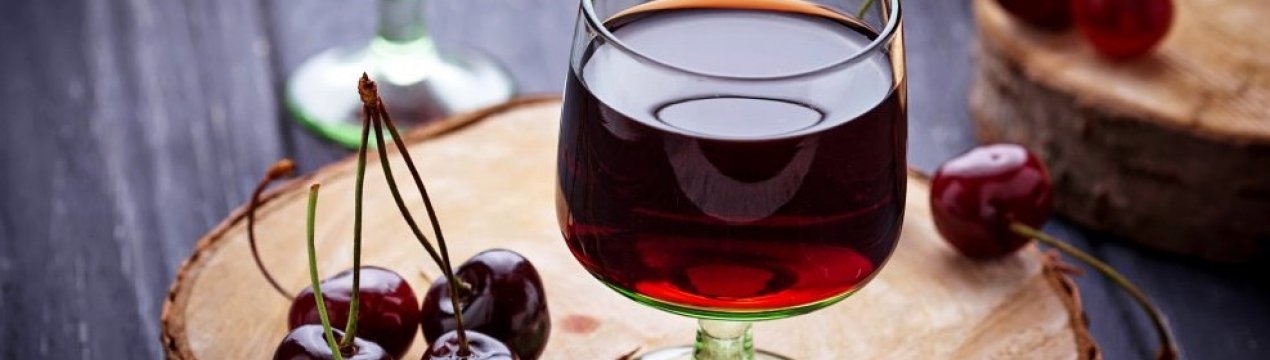 Вишня на коньяку: рецепт настоянки