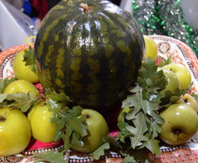 Смачні рецепти заготовок квашених кавунів у бочці