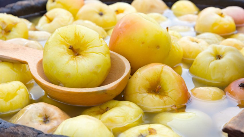 Мочені яблука