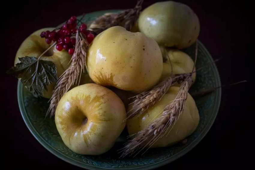 Мочені яблука с соломой