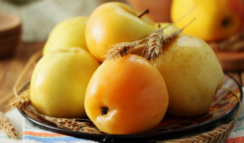 Мочені яблука с соломой