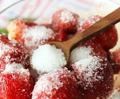 Як зацукрувати полуницю на зиму без варіння?
