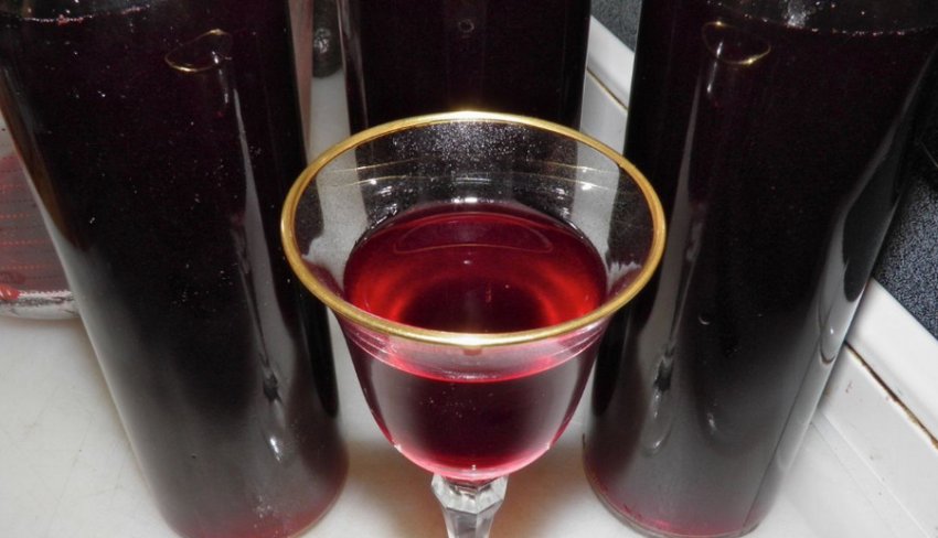 Сливова горілка