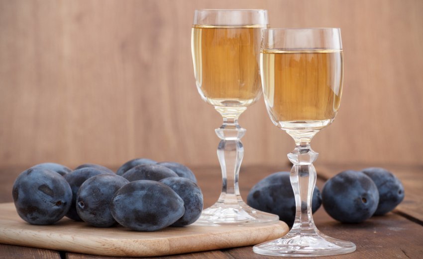 Сливова настоянка