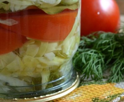 Найсмачніші рецепти квашеної капусти з помідорами на зиму