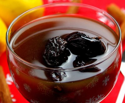 Дуже смачні рецепти заготовок компоту з чорносливу на зиму