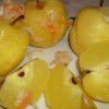 Мочені яблука в капусті: швидкий рецепт у відрі