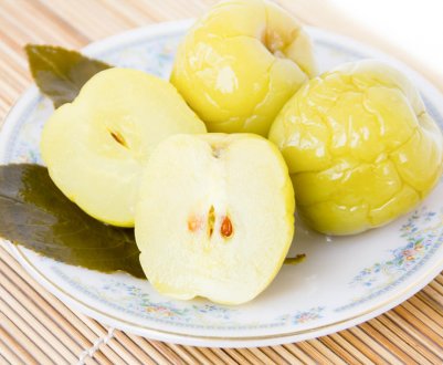 Як мочити яблука в бочці на зиму в домашніх умовах: простий рецепт