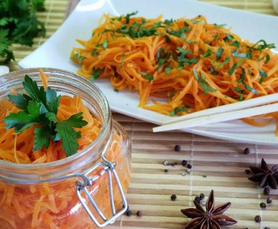 Морква по-корейськи на зиму в банках