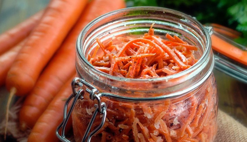 Морковный на зиму. Корейская морковь в банке. Корейская морковь в баночках. Заготовки мелкой моркови на зиму. Консервированная морковь.