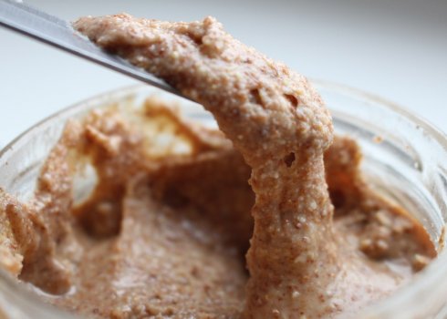 Користь і шкода урбеча з абрикосових кісточок