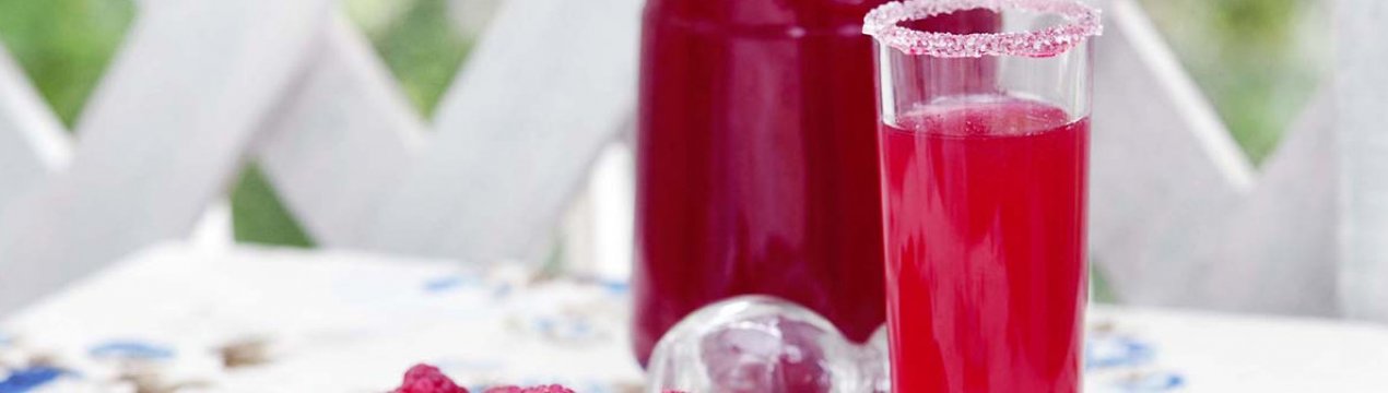 Настоянка (наливка) з малини на горілці в домашніх умовах