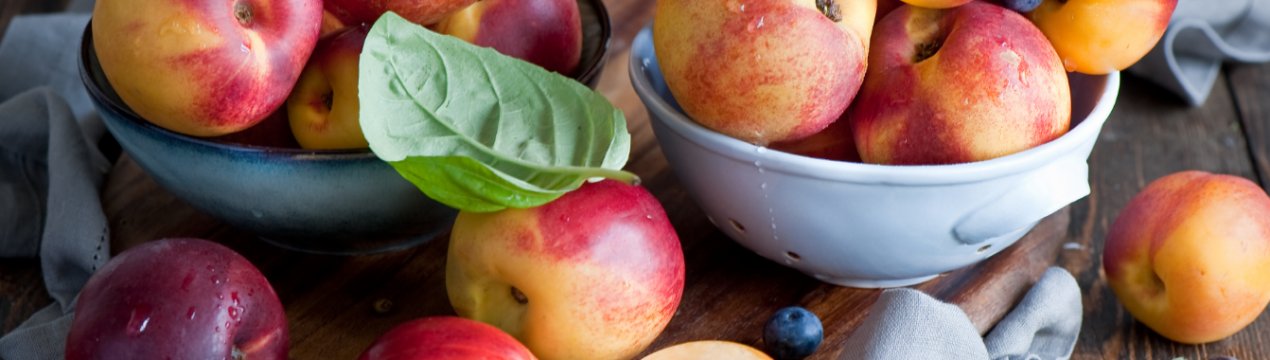 Українців приємно дивують ціни перше імпортних абрикосів, персиків і нектаринів