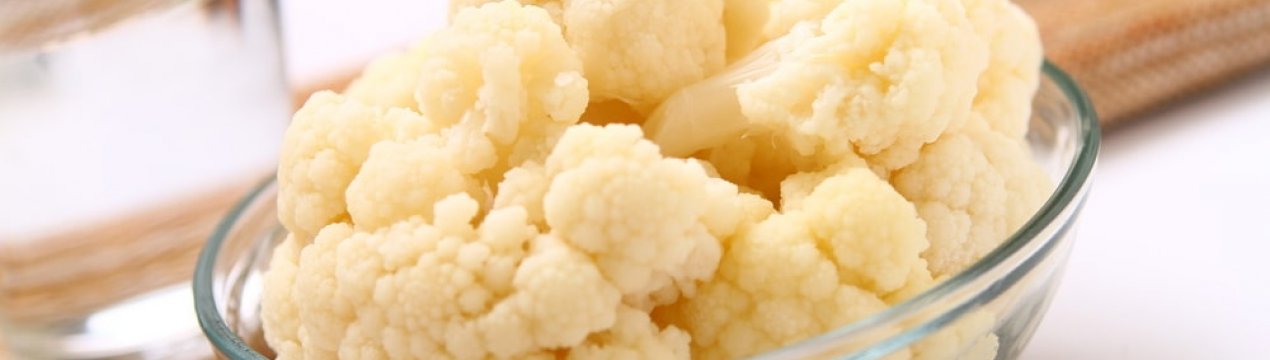 рецепты квашеной цветной капусты. . рецепты квашеной цветной капусты фото. рецепты квашеной цветной капусты-. картинка рецепты квашеной цветной капусты. картинка . Квашеная цветная капуста – очень вкусный и полезный продукт, в котором содержится большое количество витамина С и кальция. Существует множество различных рецептов приготовления. Практически все они простые, поэтому с ними справится даже новичок. В статье расскажем, как заготовить квашеную цветную капусту на зиму.